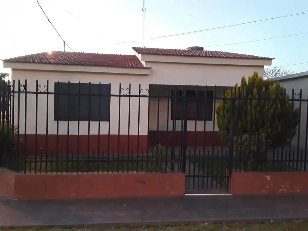 Excelente Casa en el Centro de la Ciudad de Sauce Viejo