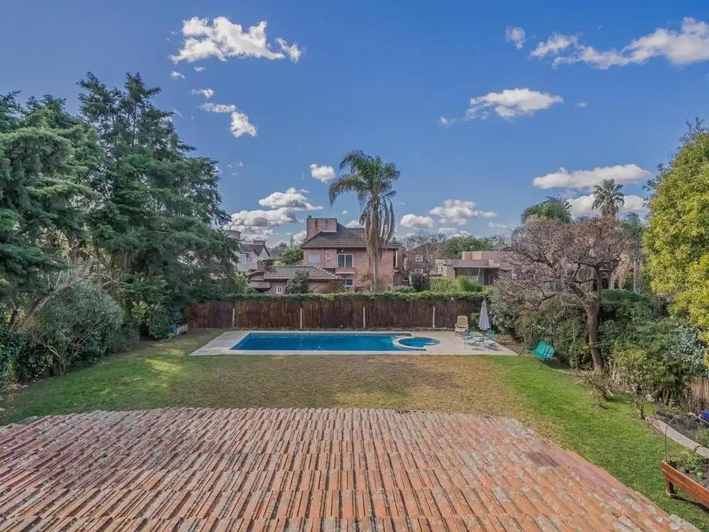 Venta casa cinco ambientes con pileta climatizada - jardín Pilar Barrio La tranquera