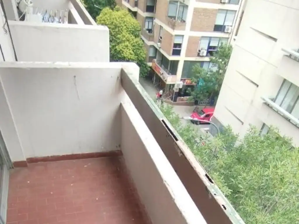 ALQUILO 2 DORM CON BALCON