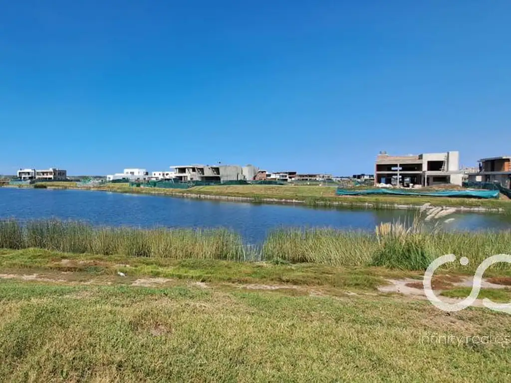 Venta Lote Al Lago en Puertos / Costas