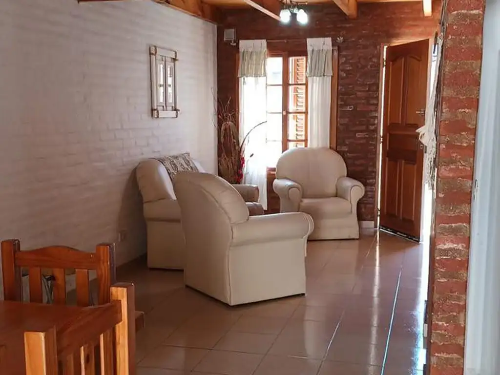 Casa en Venta - 2 Dormitorios 2 Baños - 70m2 - La Lucila Del Mar