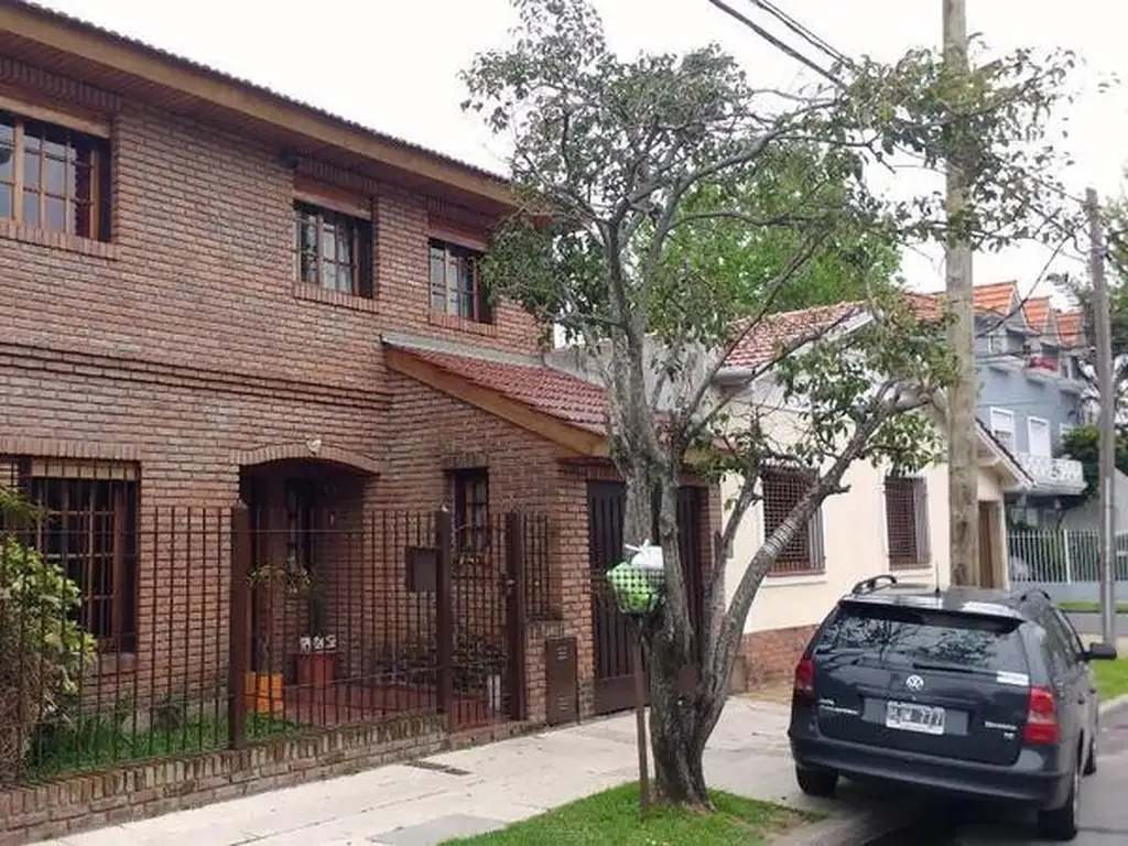 Excelente chalet próximo Av. Maipú reciclado, 3 dorm (suite), gran play-room. - Foto 0