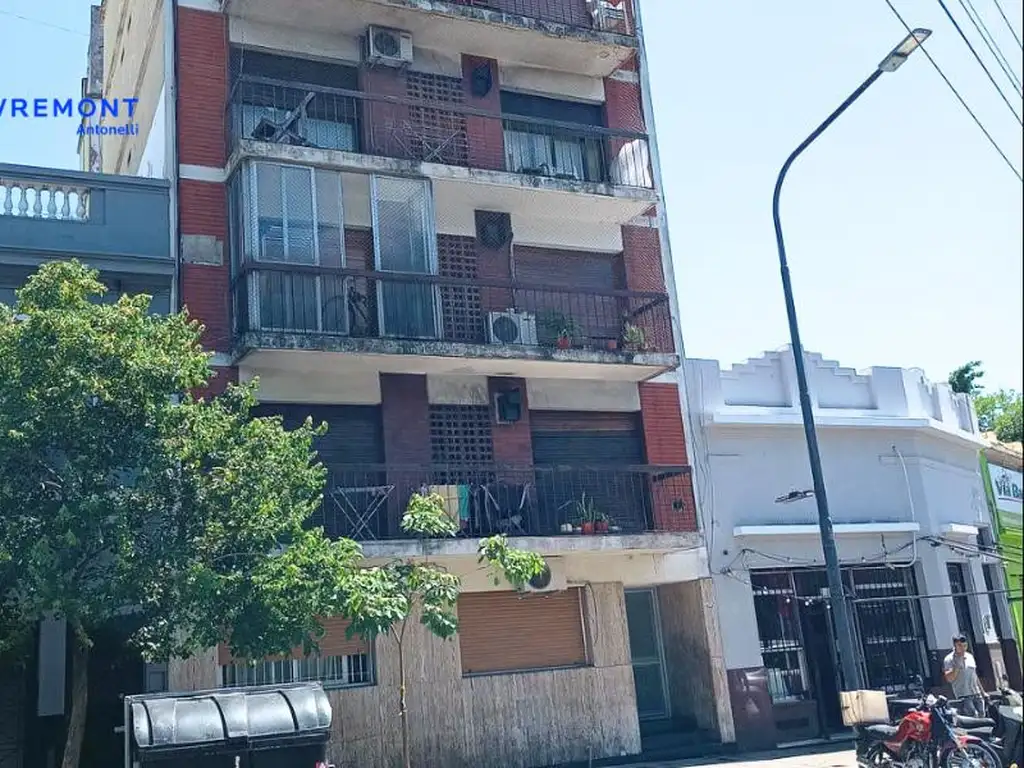 SALAS 300 2 AMBIENTES con Lavadero Departamento en Parque Chacabuco VENTA