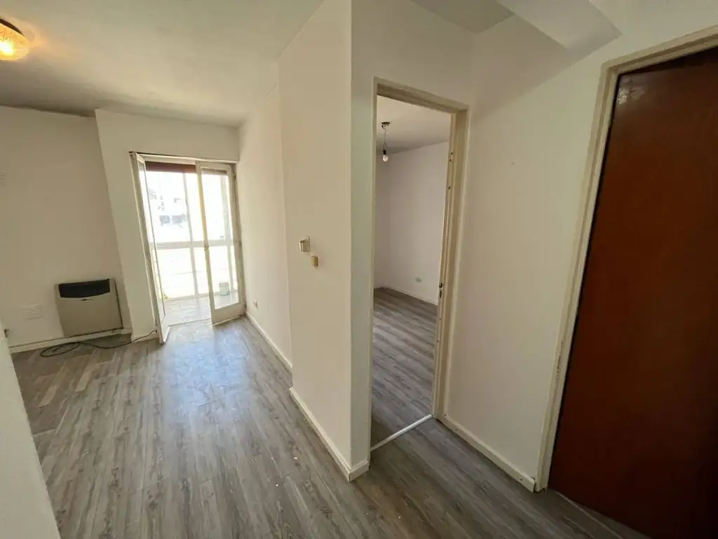 48 e/ 10 y Dg. 74 - Departamento de 1 dormitorio con balcón