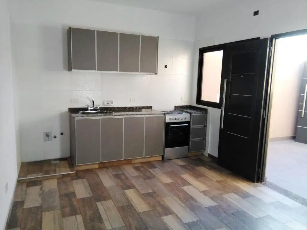 VENTA Departamento Hurlingham Dos Ambientes con patio