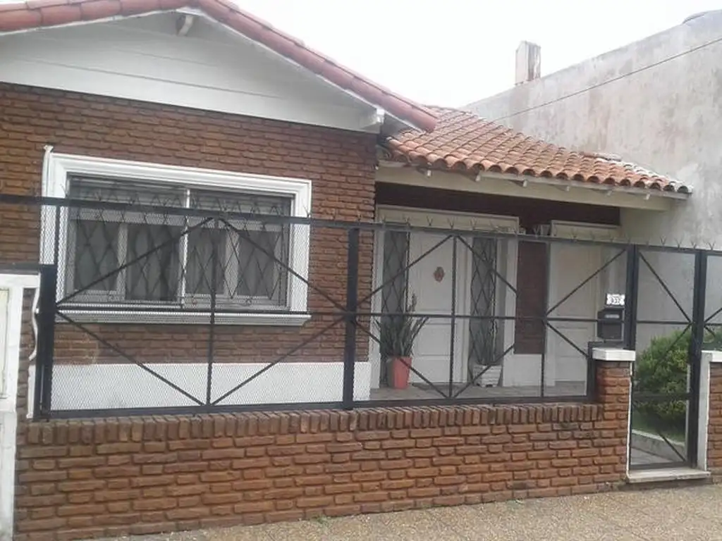 VENTA PH  4 AMB 150 M2 PARRILLA QUINCHO VALENTIN ALSINA LANUS