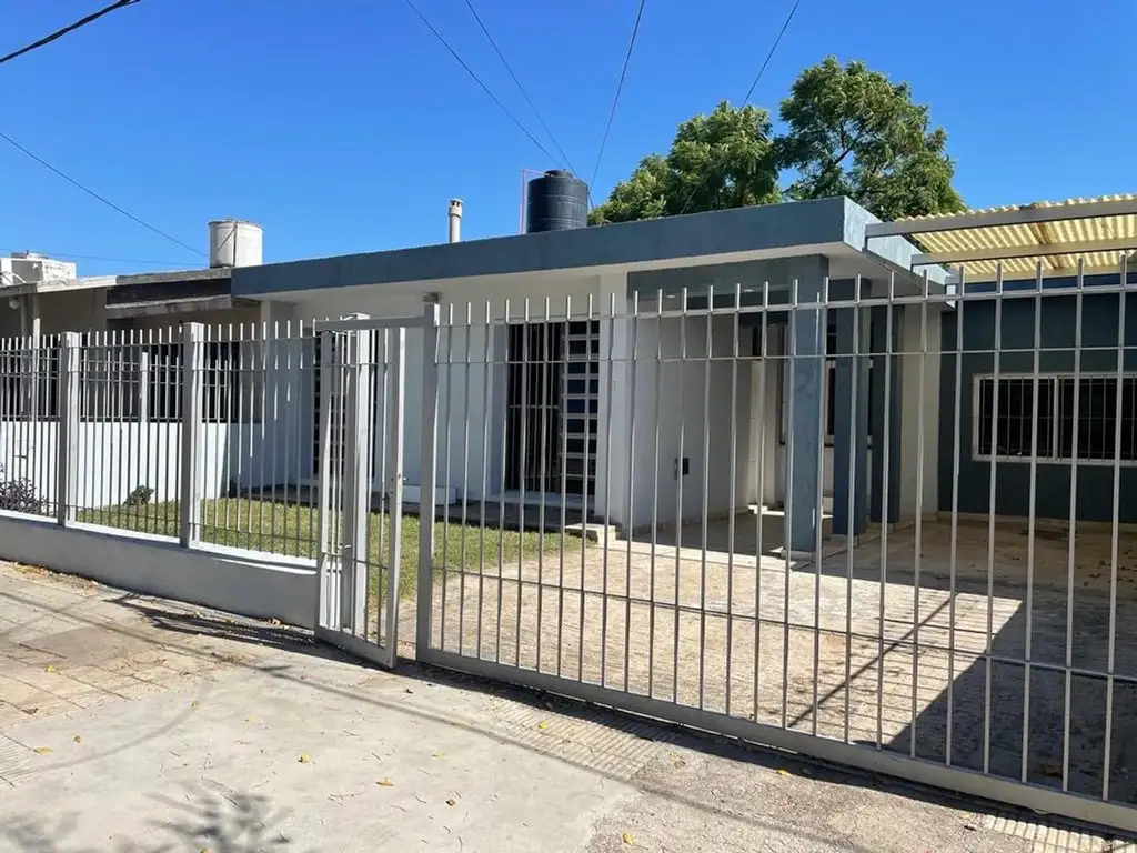 Venta Casa 3 Dormitorios Barrio Los Naranjos Apto Bancor