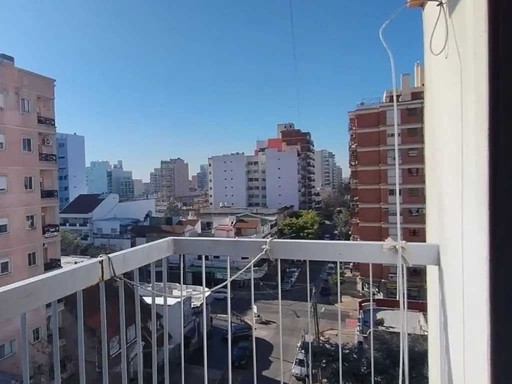 Venta Dpto 2 ambientes con balcón y lavadero