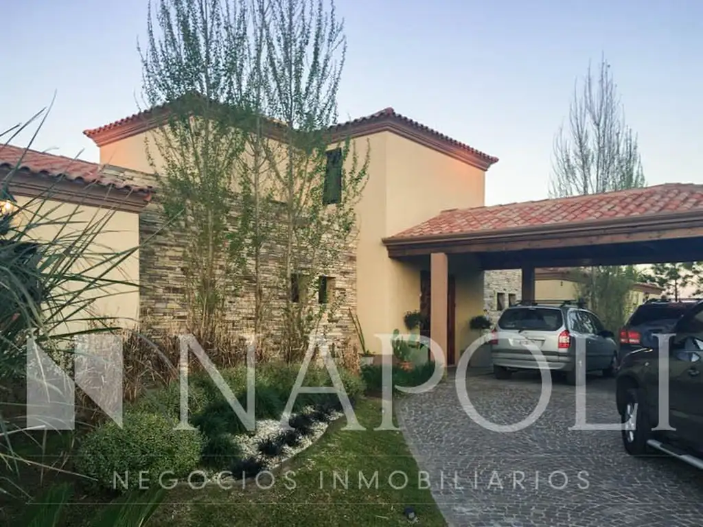 Venta de Casa en Malibu, Canning