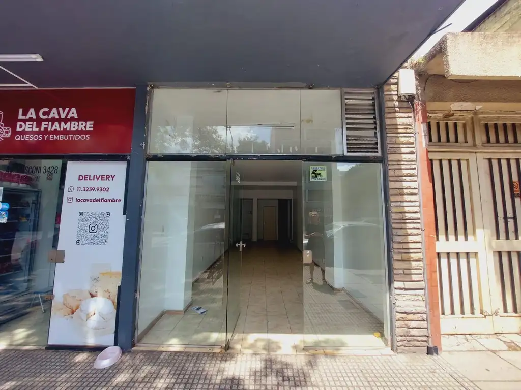 Venta Gran Local Comercial en Villa Pueyrredon