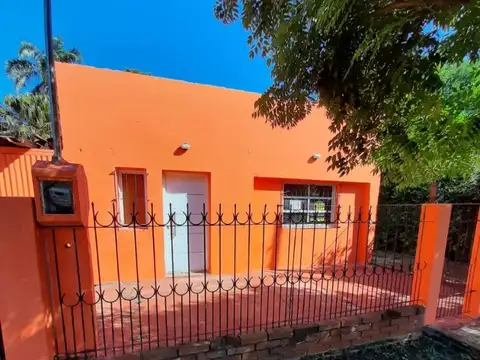 Casa de 2 dormitorios en alquiler, en Miguel Lanus