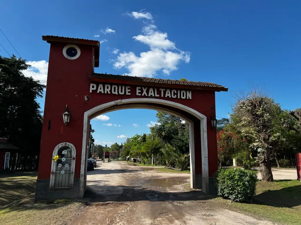 VENTA CASA PARQUE EXALTACION DE LA CRUZ