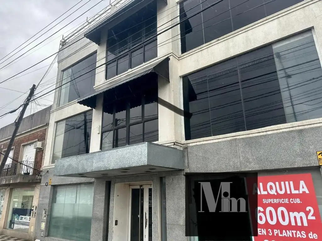 EDIFICIO COMERCIAL DE 600 m² EN PILARr:ATENCION