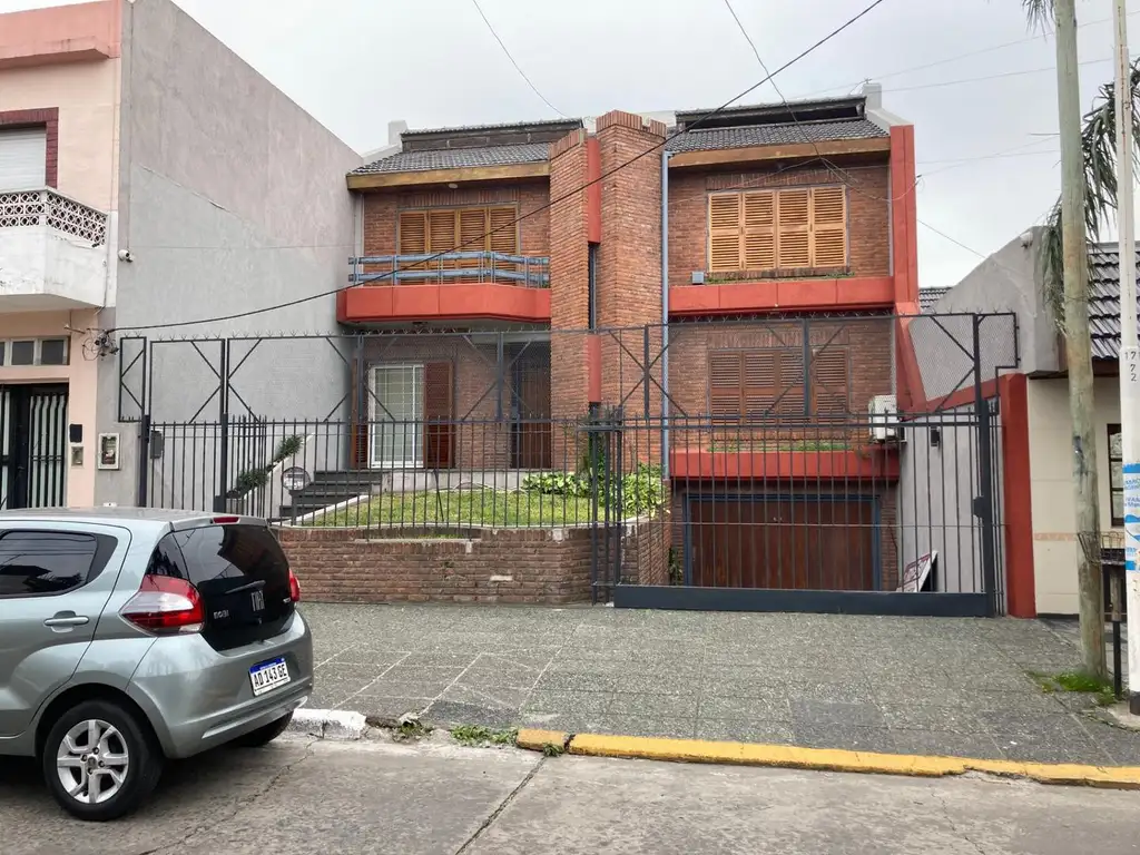 CASA  4 AMB. C/COC/FONDO LIBRE (SALTA 3200-SAN JUSTO)