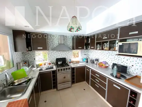 Casa en Venta - 4 dormitorios - USD 410.000