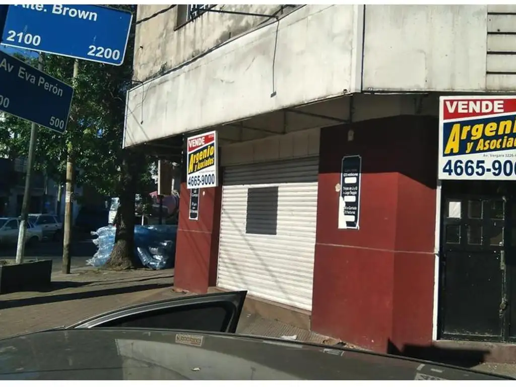 Local comercial en Esquina