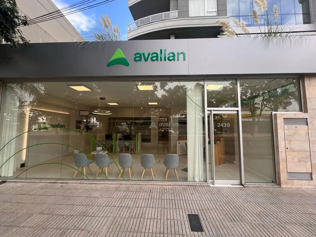 LOCAL COMERCIAL BOULEVARD PELLEGRINI Y RIVADAVIA