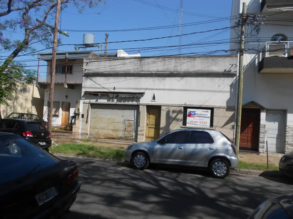 CASA LOTE PROPIO A RECICLAR