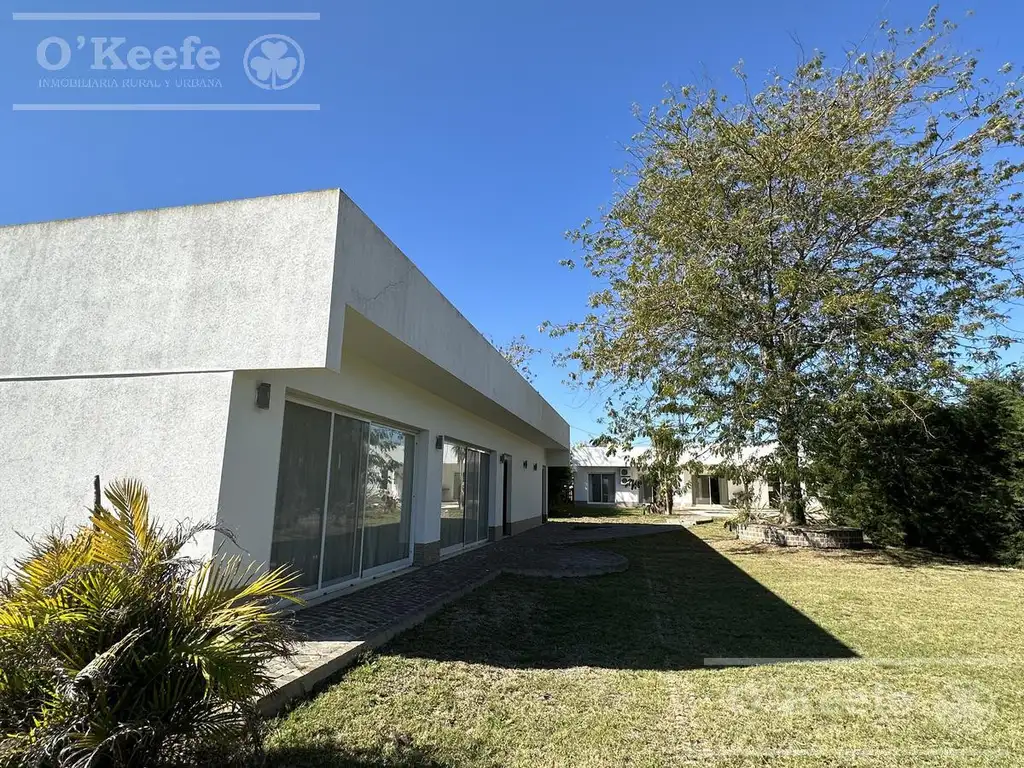 Casa en venta en barrio Altos de Hudson II Berazategui en una planta