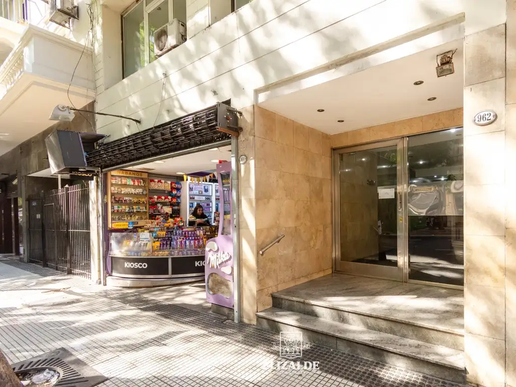 Av. Santa Fe y Carlos Pellegrini - Ambiente Apto Prof - Venta