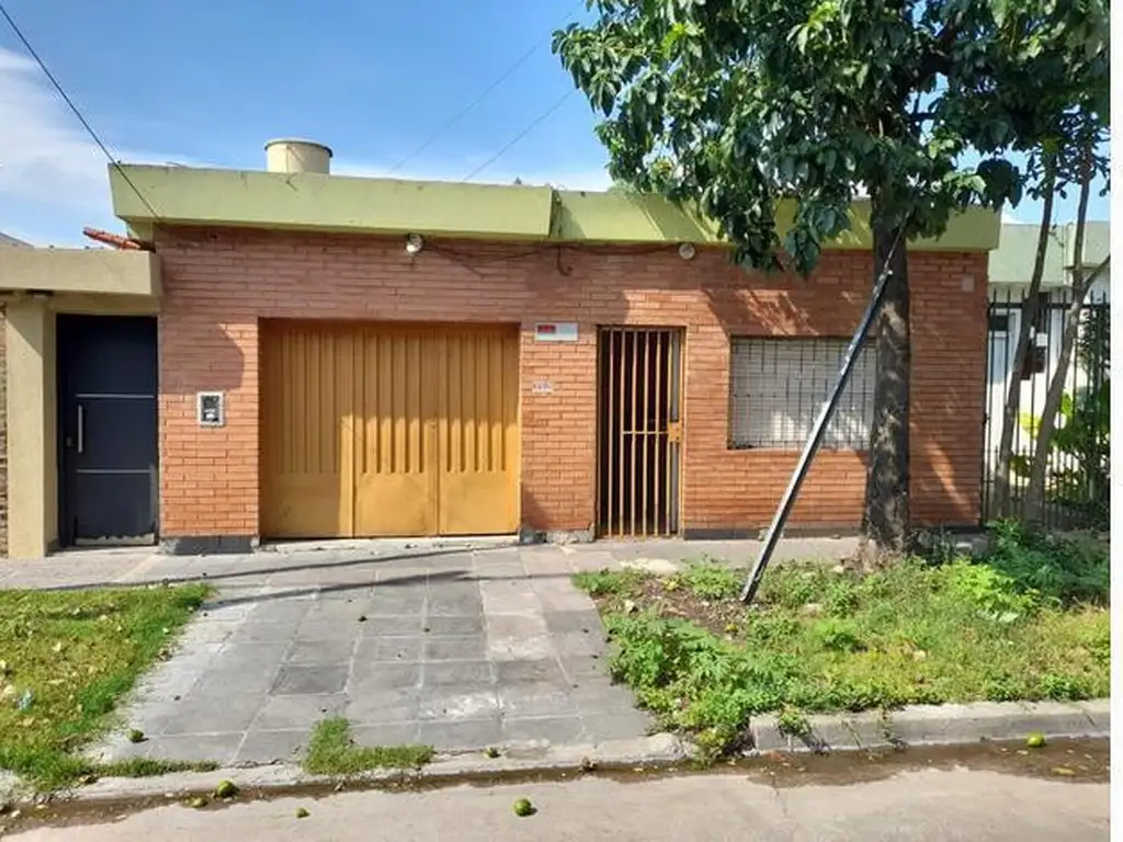 Venta Ph Tipo Casa de 4 ambientes en Morón.