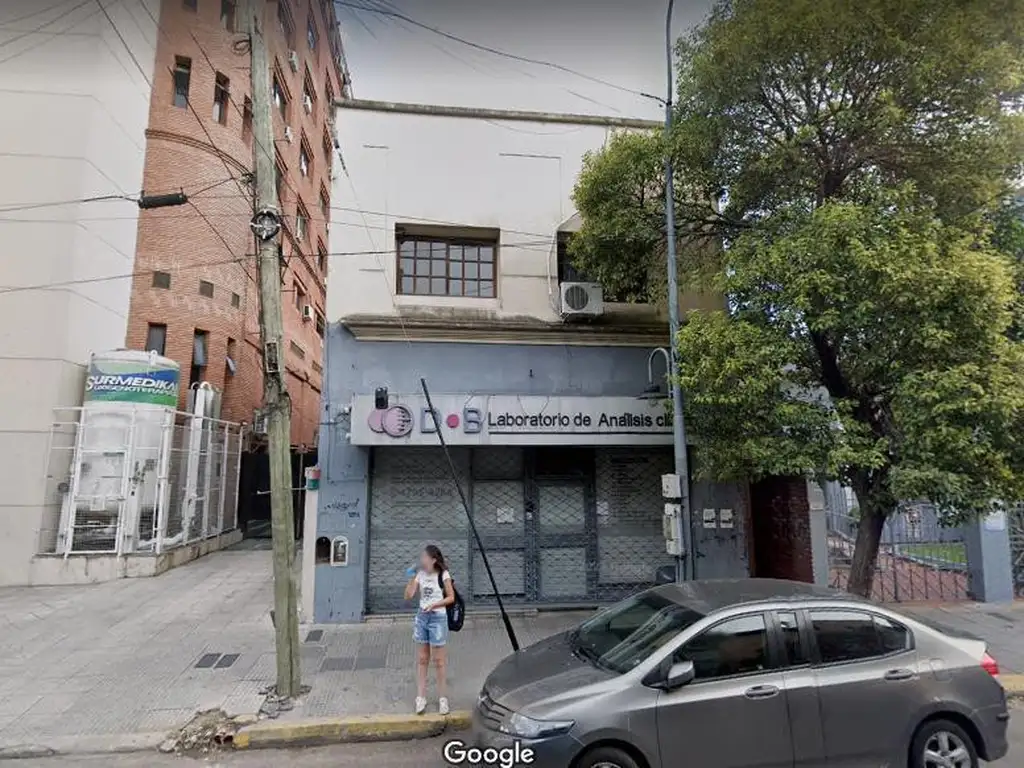 EXCELENTE LOTE EN PLENA ZONA COMERCIAL DE FLORIDA. 774M2 VENDIBLES + 14 COCHERAS