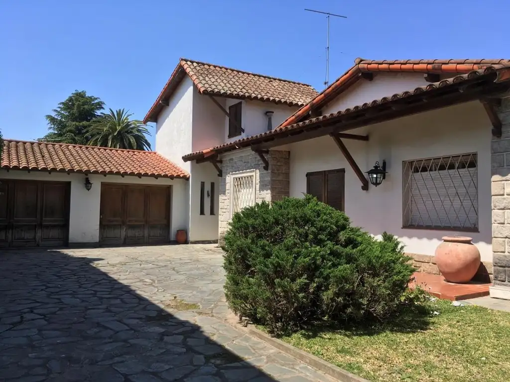 Hermoso chalet en el centro de Marcos Paz