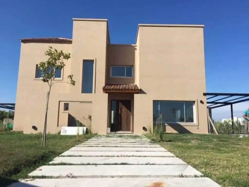 Venta Casa a estrenar 3 dormitorios, 1 cochera, 200m2, San Gabriel