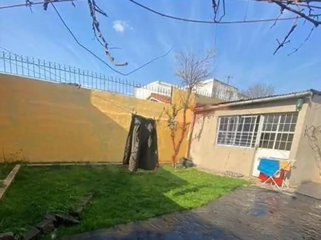 Venta Casa 2 dormitorios 1 baño 200mts2 - Tandil