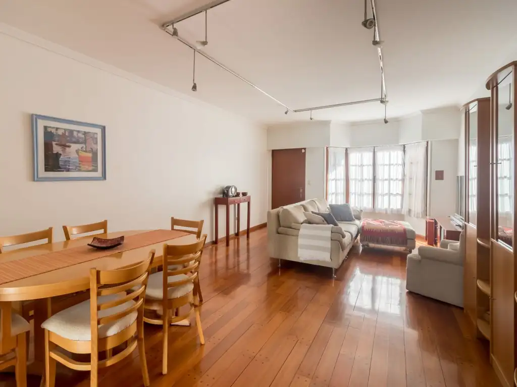 VENTA DE DUPLEX CUATRO AMBIENTES CON GARAGE Y PLAYROOM