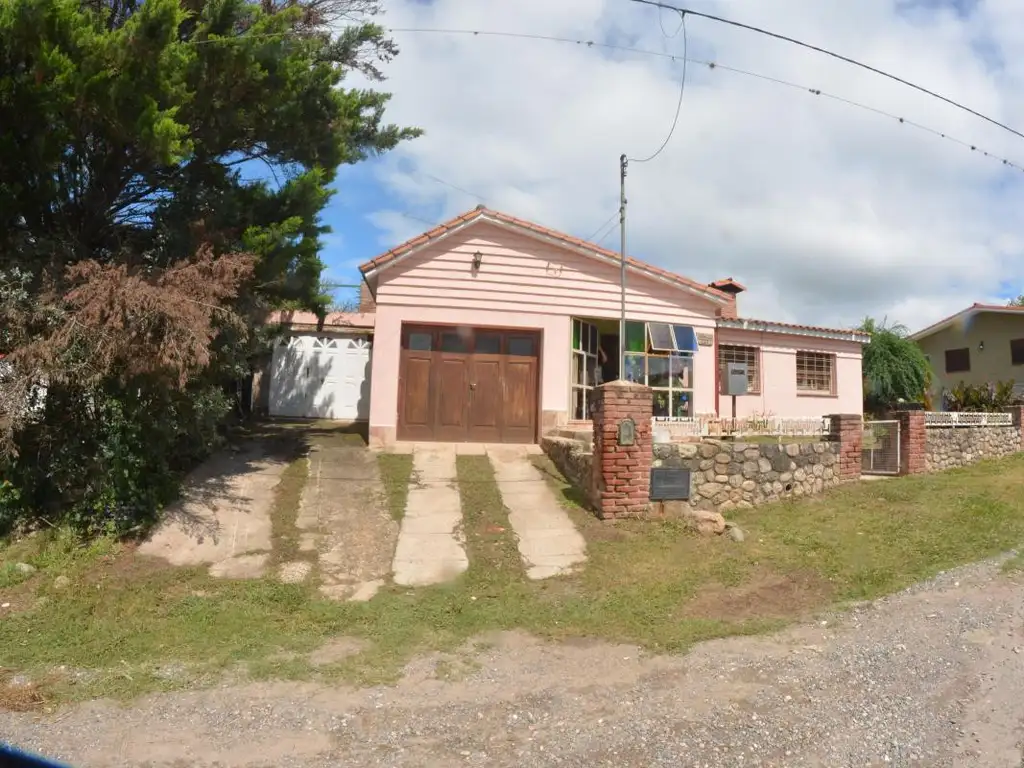 Casa en venta - 3 Dormitorios 2 Baños - Cochera - 1.089Mts2 - Mayu Sumaj, Córdoba