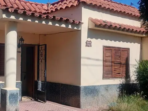 CASA  2 DORMITORIOS A REFACCIONAR BARRIO MÜLLER