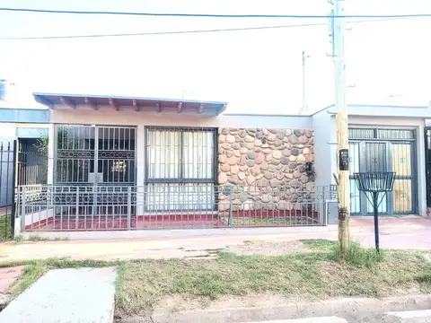 CASA 3 DORM. EN VENTA GODOY CRUZ- APTA CRÉDITO