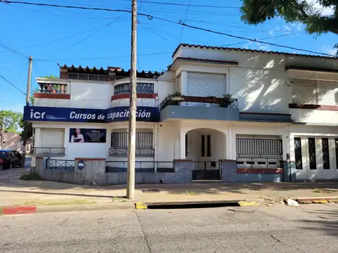 Esquina comercial pleno centro de Zárate