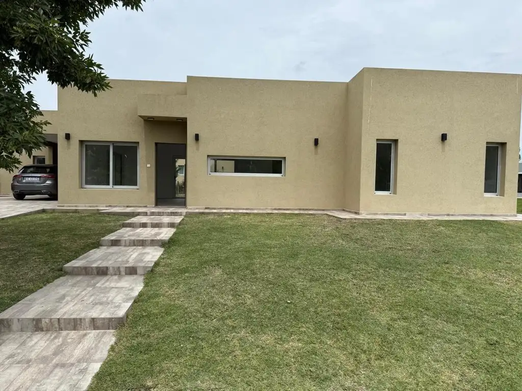 Casa en Venta en Barrio Santa Rita - 5 amb con Piscina