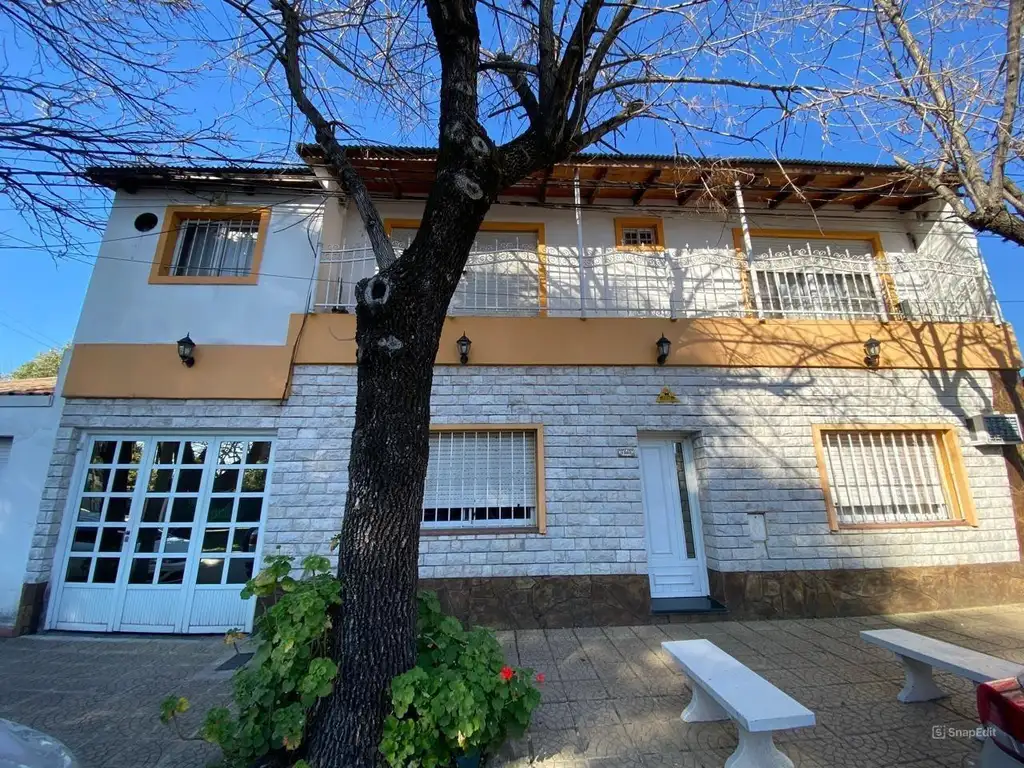 Venta casa 4 dormitorios  en Granadero Baigorria.