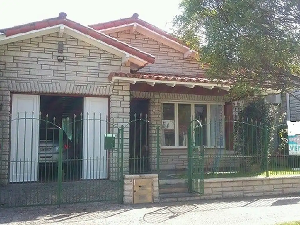 Chalet de tres dormitorios, a tres cuadras dela peatonal y a tres del mar