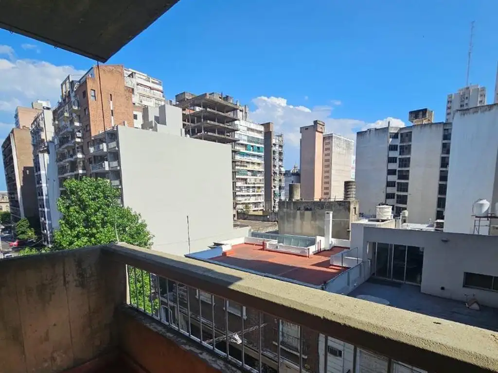 SEMIPISO DE UN DORMITORIO DOBLE BALCÓN