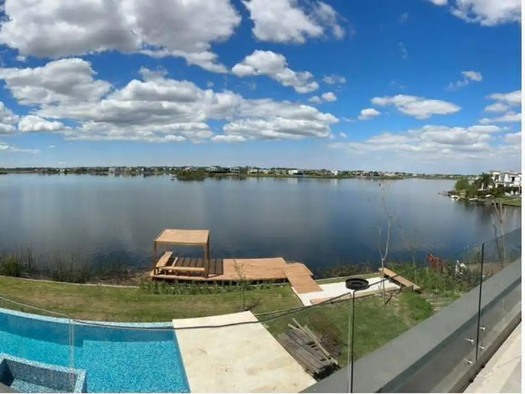 CASA VENTA MARINAS PUERTOS DEL LAGO NORDELTA 2 4 DORMITORIOS EN SUITE HORMIGON VISTO