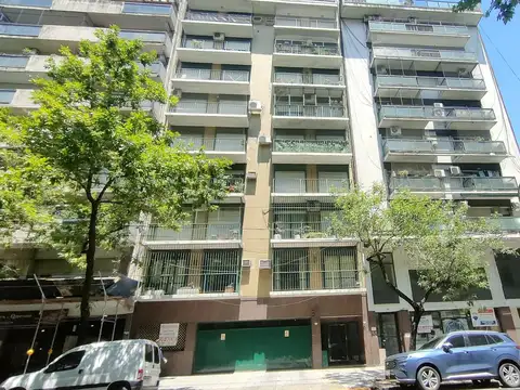 Av. Caseros 2400 Departamento 2 Ambientes  43m2 - Parque Patricios Con Balcón