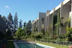 Áreas comunes sum, piscina, gimnasio en Ayres Lofts en Los Crisantemos 450 en Pilar, Buenos Aires