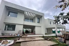 CASA PREMIUN EN TERRAVISTA EN LOTE CENTRAL DETALLES DE CATEG