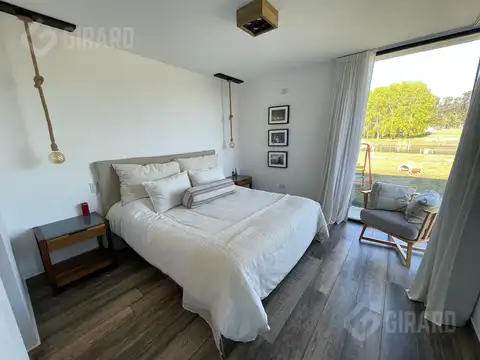 Casa en Venta - 4 ambientes - USD 330.000