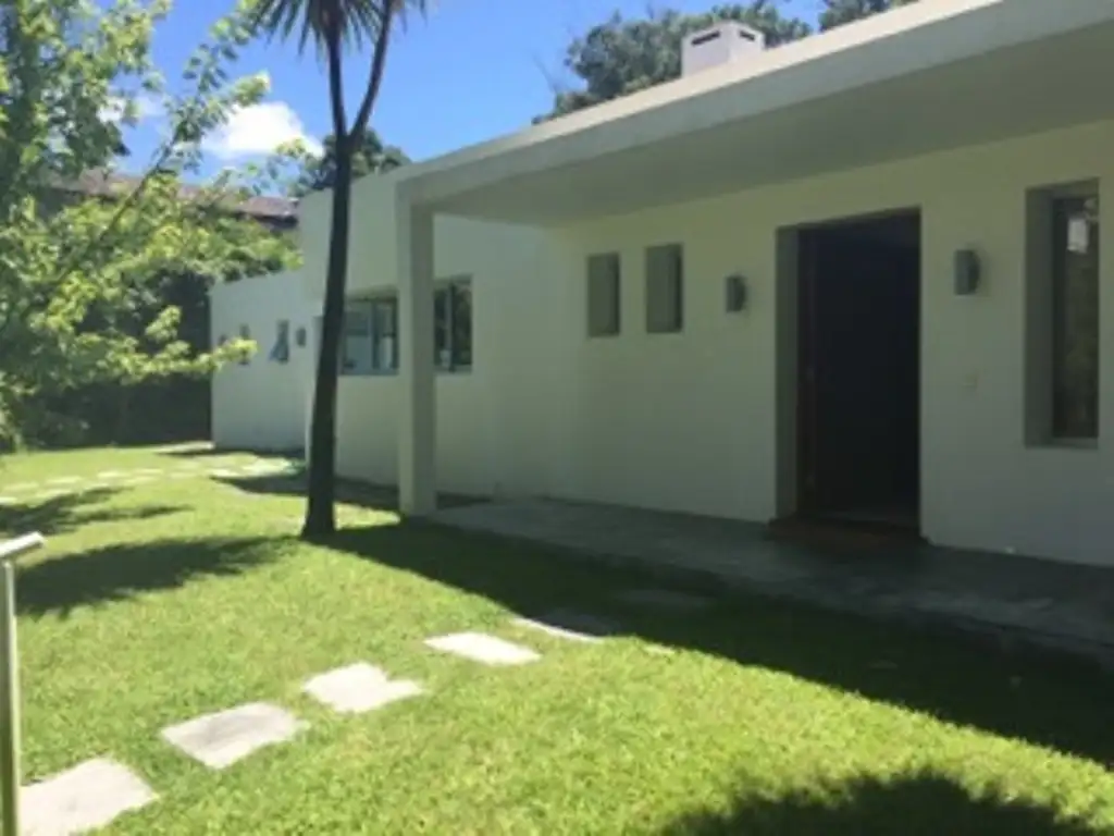 Casa - Alquiler temporario - Uruguay, PLAYA BRAVA PUNTA DEL ESTE