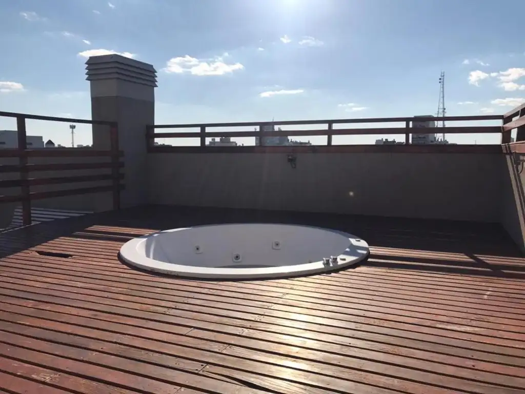 BALCON A LA CALLE -SEGURIDAD-JACUZZI-PARRILLA -SUM-