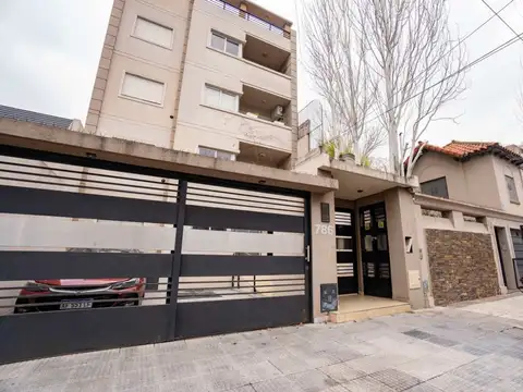 DEPARTAMENTO DE 3 AMBIENTES CON BALCÓN EN ALQUILER