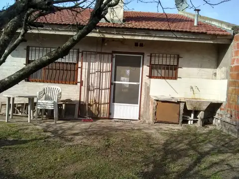 SE VENDE CASA DE 4 AMBIENTES EN SAN CLEMENTE; AMPLIO LOTE 360M2 - FICHA 9223