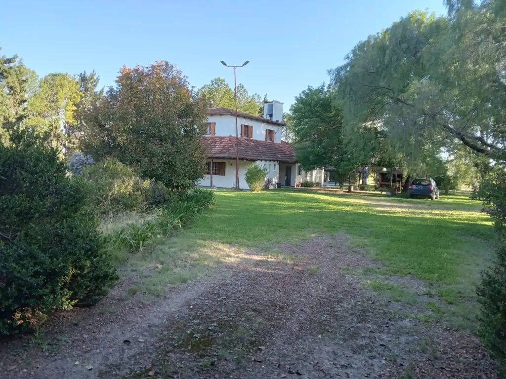 VENDO HERMOSA CASA QUINTA EN CONCEPCION DEL URUGUAY, ENTRE RIOS