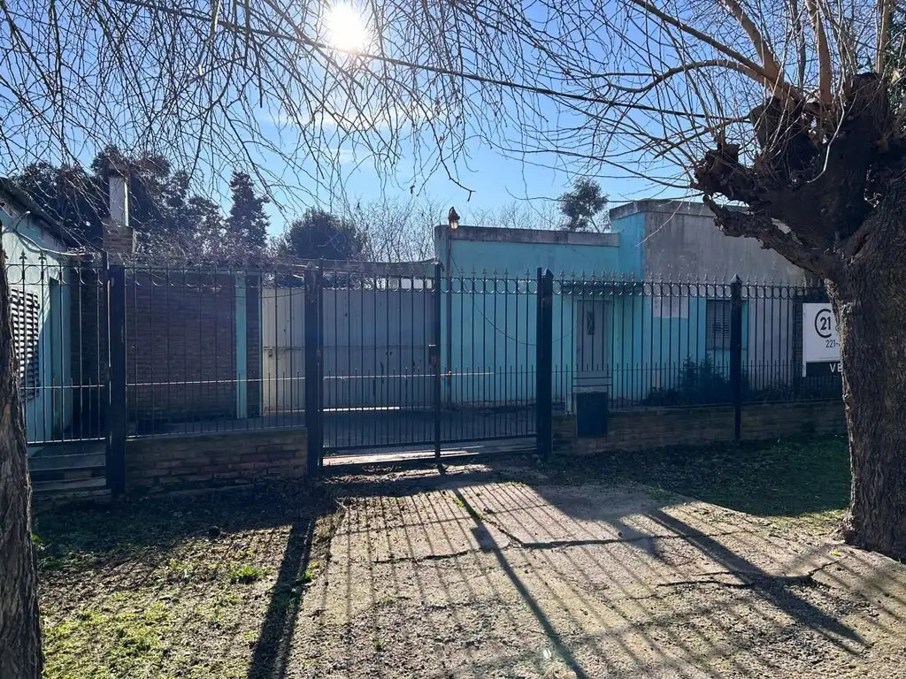 165 64 y 65 - Casa con Lote en Venta