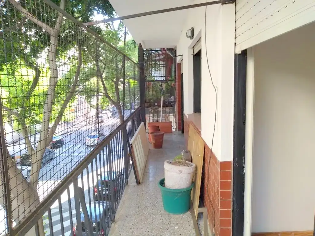 EXCELENTE DEPARTAMENTO DE 4 AMBIENTES EN EXCELENTE ZONA